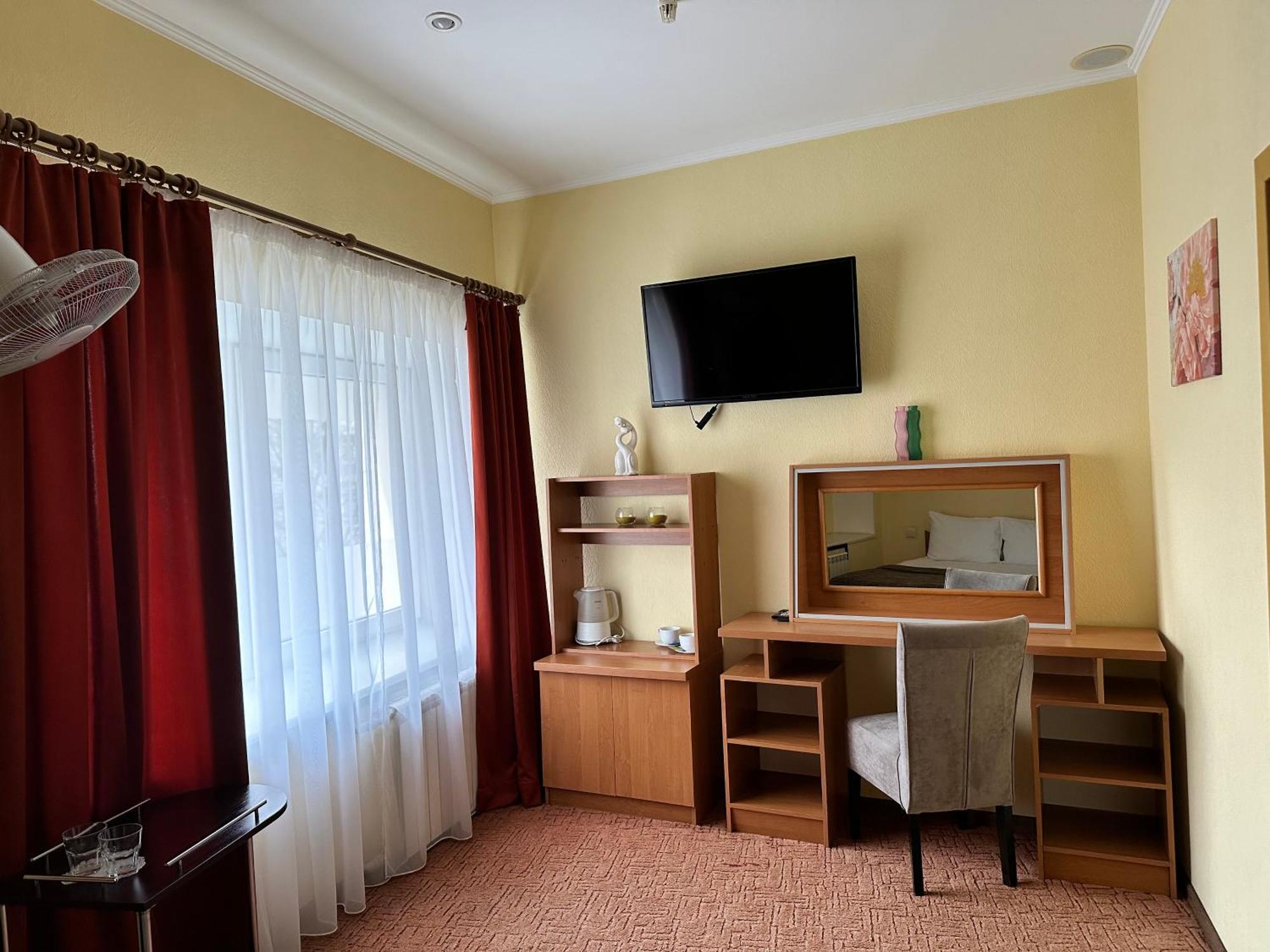 Randevu Hotel Житомир Екстериор снимка