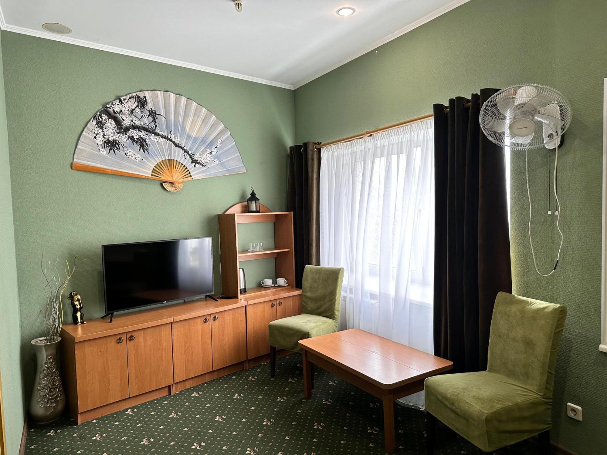 Randevu Hotel Житомир Екстериор снимка