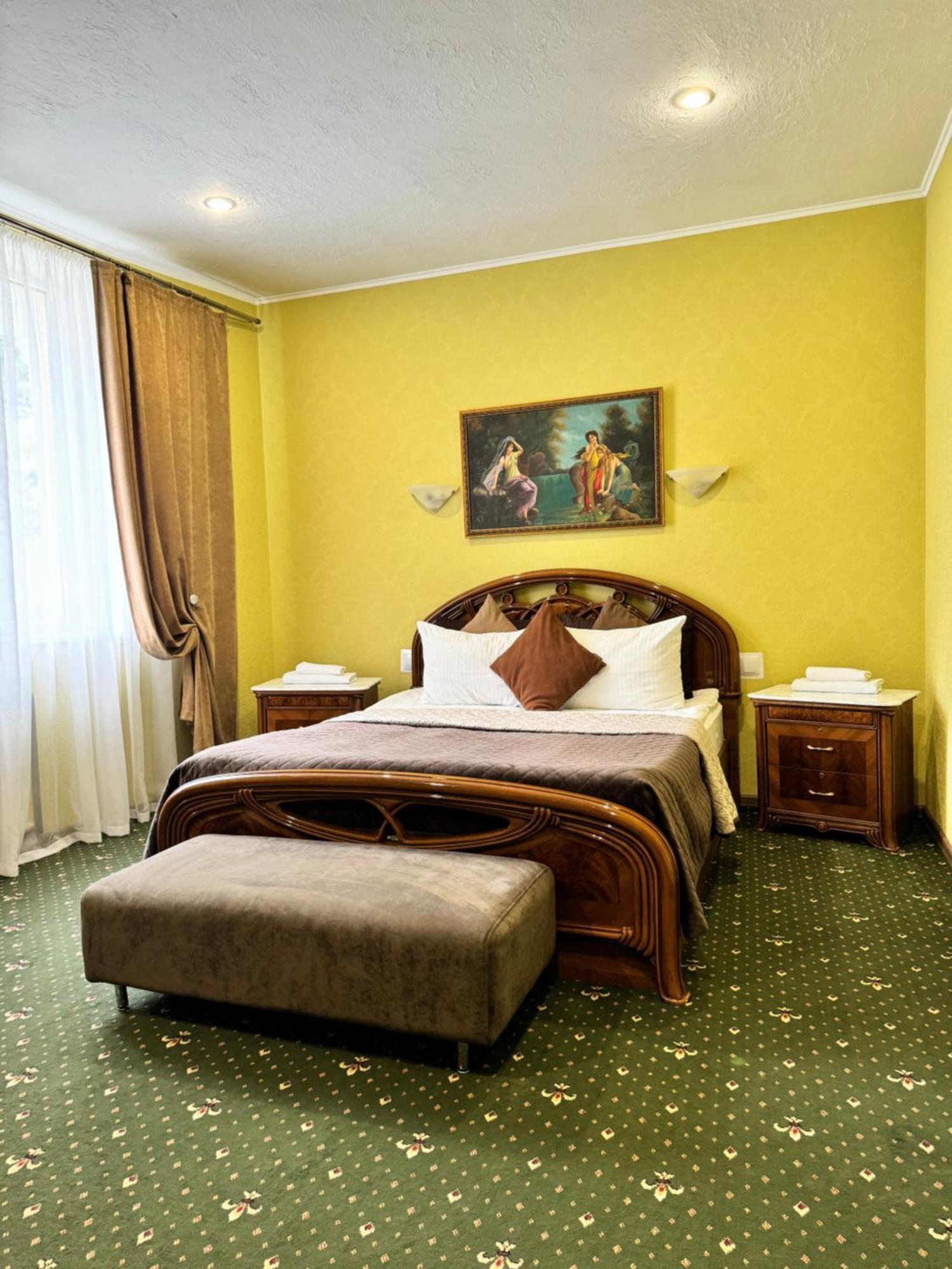 Randevu Hotel Житомир Екстериор снимка